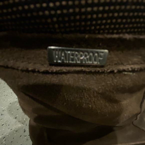 Men's Rugged Brown and Black Snow Boots - Picture 6 of 8